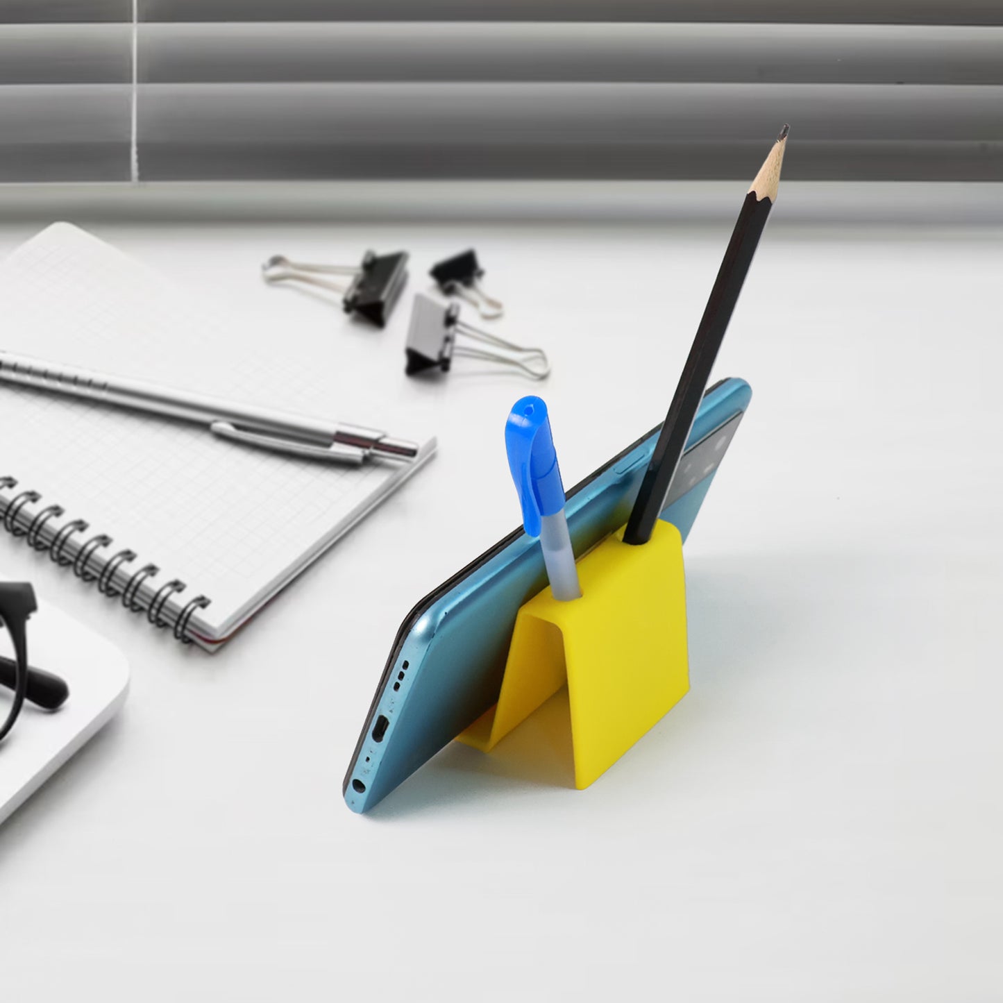 Multifunctional Plastic Mobile Phone Stand  Pen Holder (1 Pc  Mix Color)